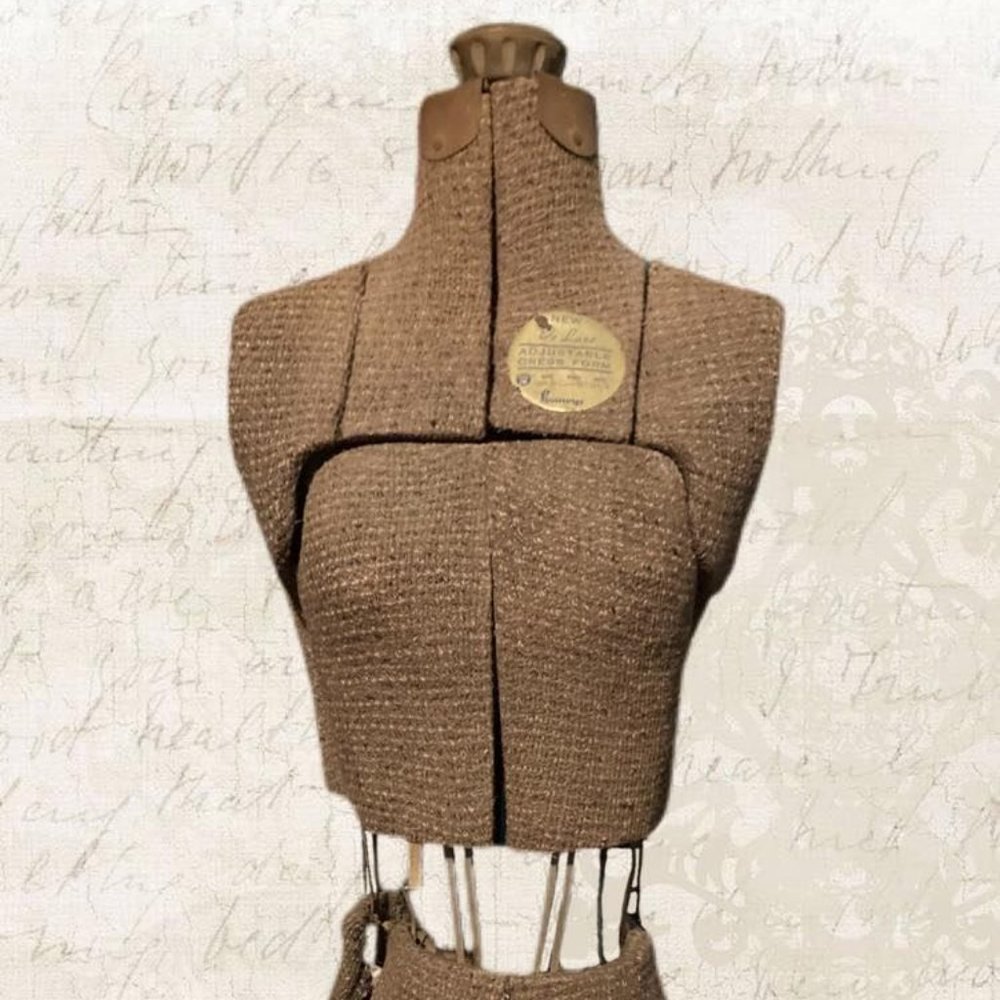 Antique De Luxe Adjustable Dress Form in Jr. Size